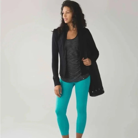 Lululemon sz 6 Zone In tight 21” in peacock blue excellent pre owned condition - Picture 2 of 10